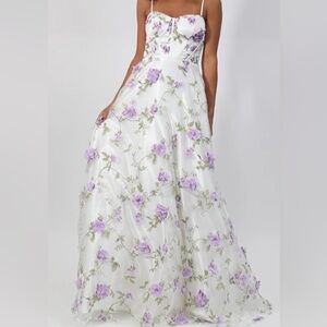 NWT Floral Embroidered White and Lilac Dress Sz 7/8